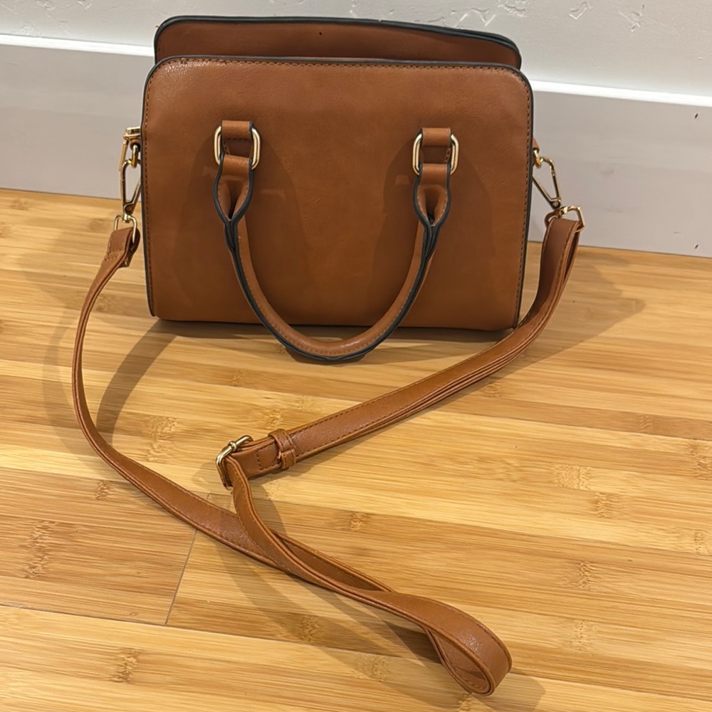 Elegant Brown Leather Handbag